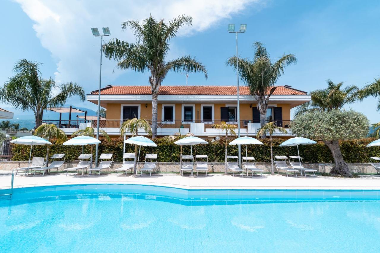 Le Ville Della Contea -Vacation Rentals Mascali Exteriér fotografie